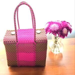 Handwoven Mexican Artisan Plastic Bag – Pink & Gold Eco-Friendly Lunch Tote